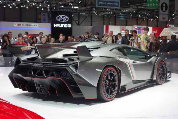 Lamborghini Veneno vue arrière